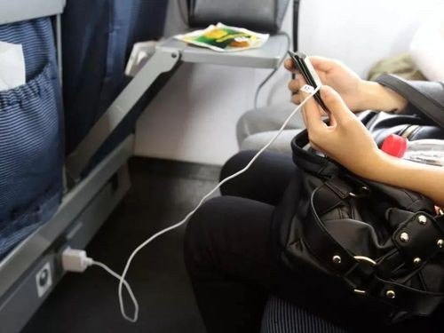 高铁找不到充电口怎么办？