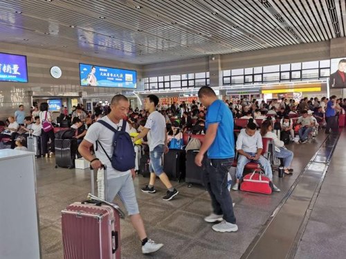 高铁站陪同的人可以进站吗? 高铁站陪同的人可以进站吗?