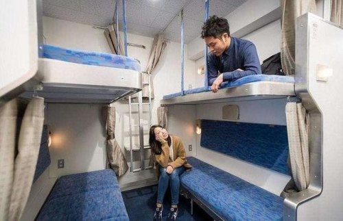 10个小时的高铁和20个小时的硬卧，价钱差不多，该怎样选择呢？