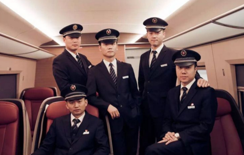 高铁乘务男生最起码得要多高？
