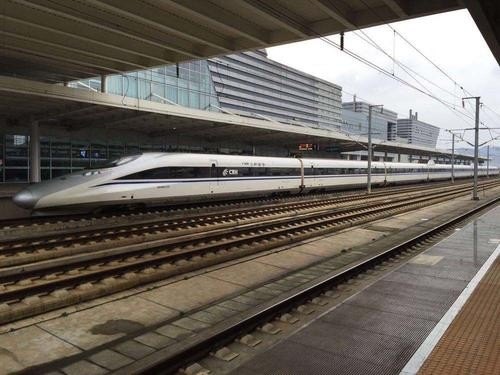 火车站和高铁站一样吗？