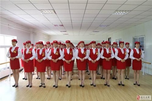 安徽省哪些专科院校设有高铁乘务专业呀~？