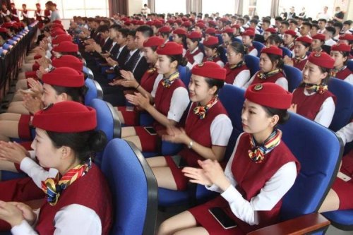 高铁乘务员社会面试过程？