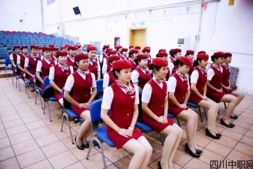 哪些大专铁路学校有高铁乘务?包工作嘛?可以成为正式工嘛? 哪些大专铁路学校有高铁乘务?包工作嘛?可以成为正式工嘛?