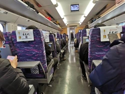 高铁每节车厢里面都是去一个地方的吗？