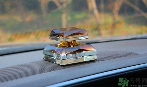 车内香水夏天易燃吗？