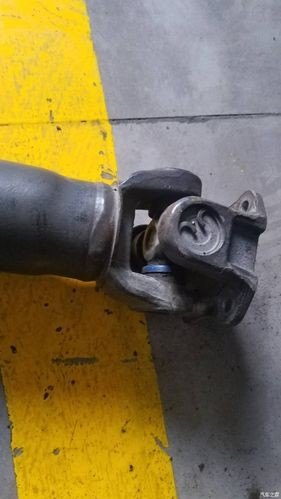 传动轴十字轴损坏会发出什么响声？