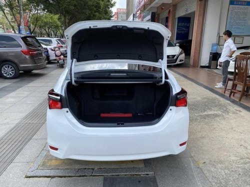 2019卡罗拉双擎1.8l精英版油箱？