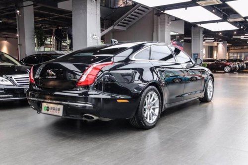 捷豹xj一公里几毛？