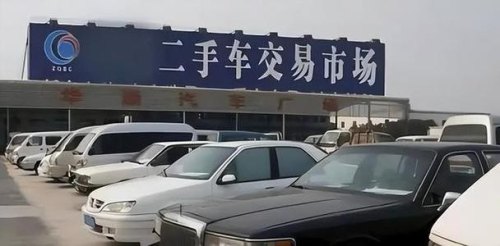二手车一年贬值一万吗？