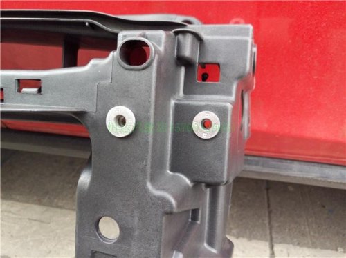 速腾水箱框架坏了有必要更换吗？