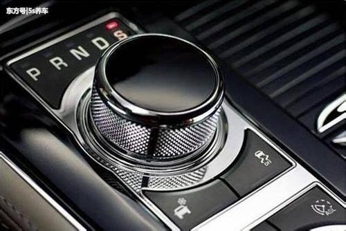 自动挡汽车高速中怎样降挡减速？
