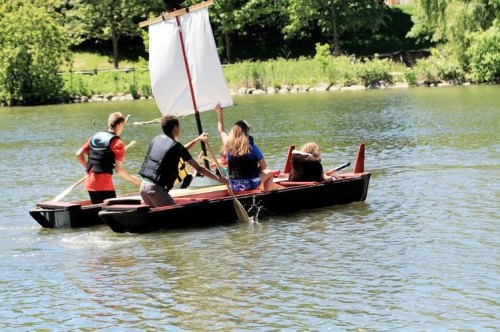 用“船小好掉头”来形容农村做生意的小商小贩，这种比喻恰当吗？