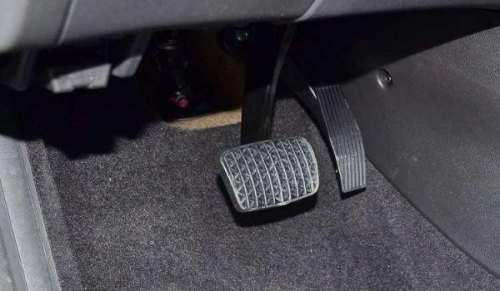 自动挡有没有离合器？