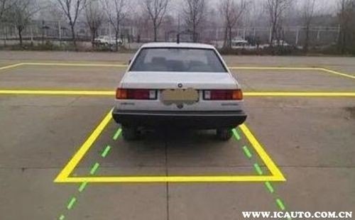 c2左出库右出库如何把车身摆正？