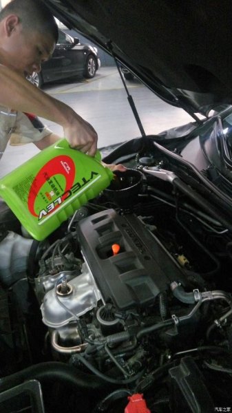 雅阁每次加多少机油? 雅阁每次加多少机油?