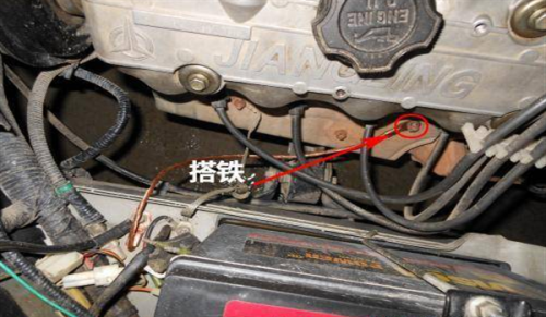 汽车电路搭铁什么意思？