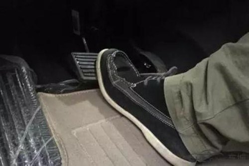 刹车踩到底才能刹住车怎么回事