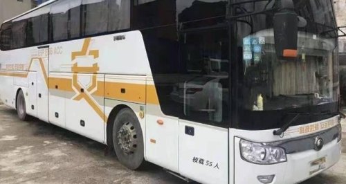 平常的长途客车，车上有充电的地方吗？