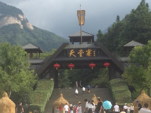 从南京出发去安徽天堂寨三天，旅游线路有何推荐？私家团四人费用是多少？