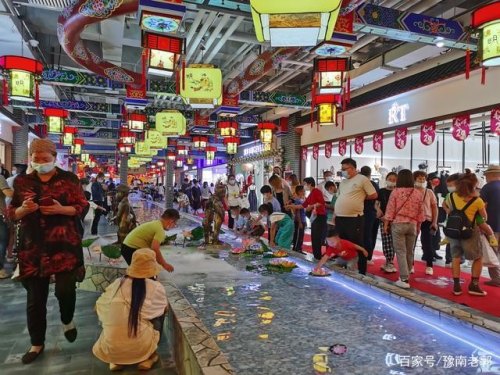 乌鲁木齐吃饭孩子可以玩的地方？