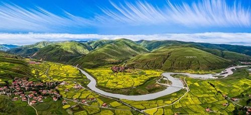 川西是去阿坝州还是甘孜州好？