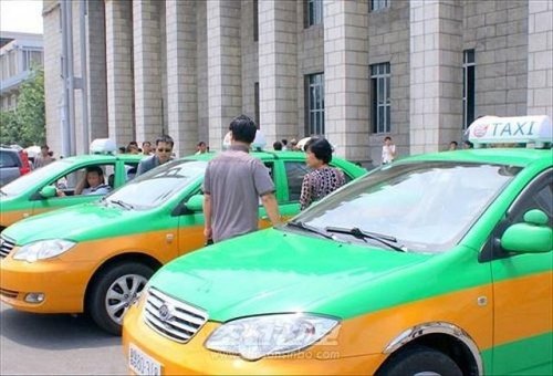 请问出租车公司是否暴利？
