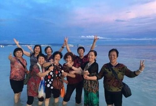 你设想的未来老年生活中包括“结伴旅游”吗，有想过人生要出国一次吗？