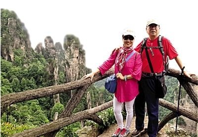 每次夫妻旅游，老婆都带她家亲属跟随去，所有费用都我们花，咋办？