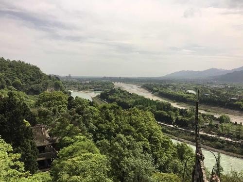 都江堰早上去还是下午去？