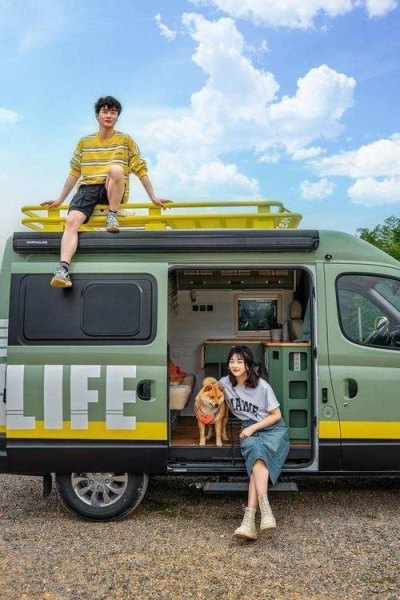 想买一台B型房车，夫妻两人出去旅游，有推荐吗？