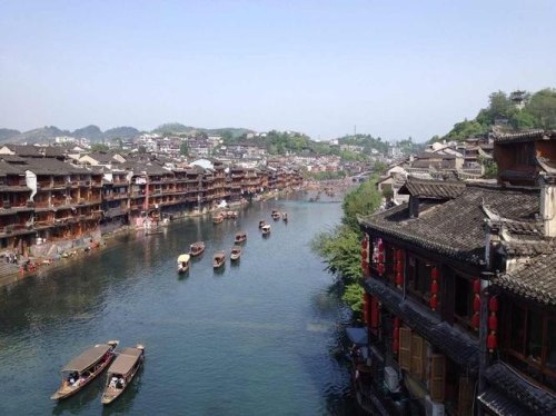 凤凰古城100公里还有什么景点？