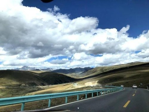 本人坐标上海，想自驾到成都，来回六天，有什么好的攻略？