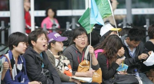 跟团出去玩到哪儿买票？