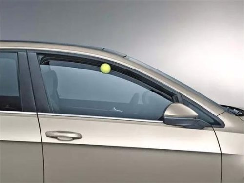 汽车车窗升一半时用手可以拉动，是怎么回事？