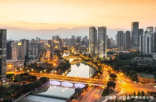 成都为什么那么干净，是人的素质高还是别的原因？