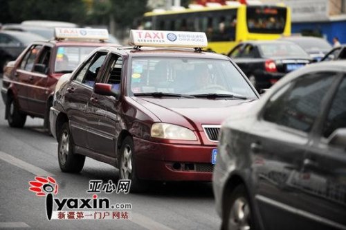 在乌鲁木齐跑出租车或者跑私家车，每个月能挣多少？