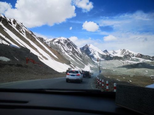 独库公路雪山文案? 独库公路雪山文案?