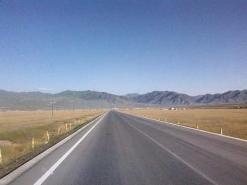 头条里经常有人独自旅行或自驾，请问是怎么克服孤独感的？