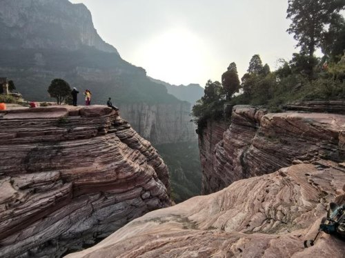 南太行四月份景色如何? 南太行四月份景色如何?