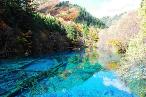 十月份去九寨沟天气冷吗？