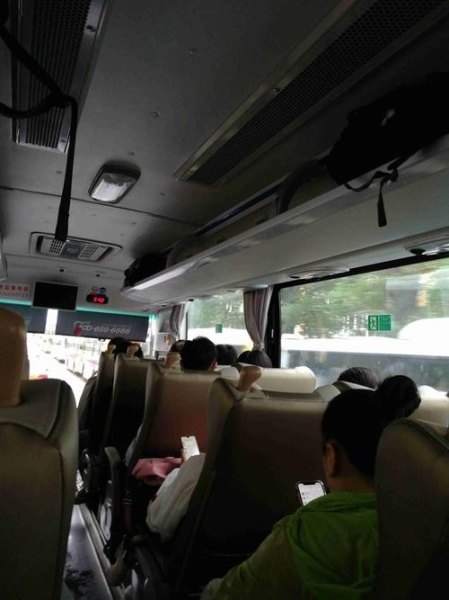 坐12小时长途大巴吃饭怎么办？