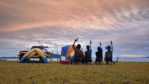 公司组织旅游,十几个女生只有我一个男生,我去还是不去? 公司组织旅游,十几个女生只有我一个男生,我去还是不去?