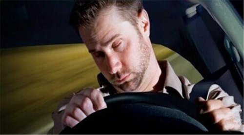 开夜车提神醒脑的方法？