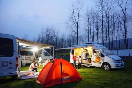 开着房车旅游，住的是否舒适？