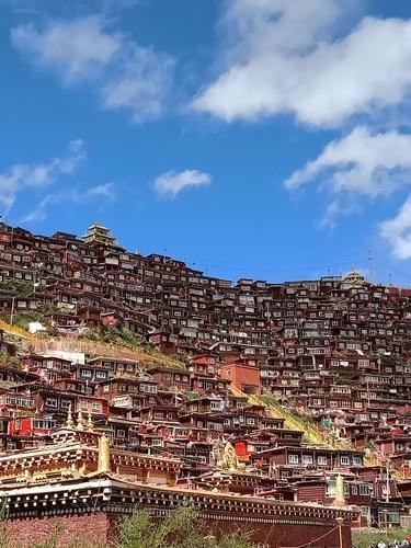 色达县海拔有多高? 色达县海拔有多高?