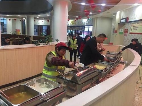 大家在高速服务区的时候都喜欢吃什么呢？