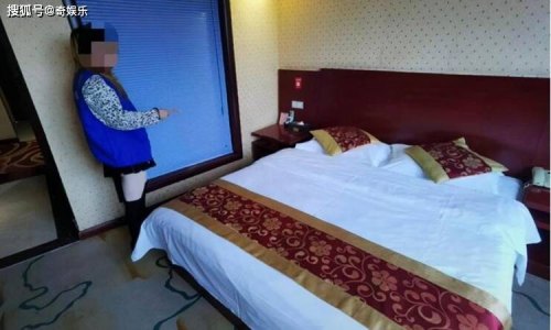 出门在外住宾馆不划算，打算晚上在车上过夜，请问需要注意什么？