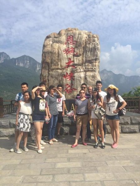 从武汉出发自驾到恩施玩3天，应该怎么安排行程？