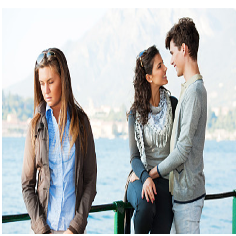 一个女人同意和另一个男人两人旅游（我们都有家庭）怎么回事？